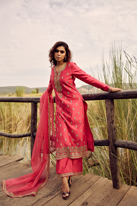 FUCHSIA PINK DORI AND ZARDOZI STRAIGHT SUIT