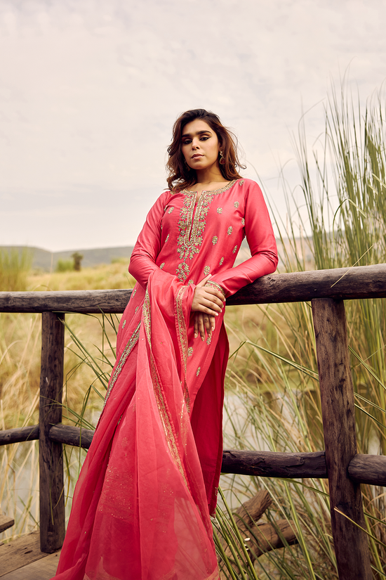 FUCHSIA PINK DORI AND ZARDOZI STRAIGHT SUIT